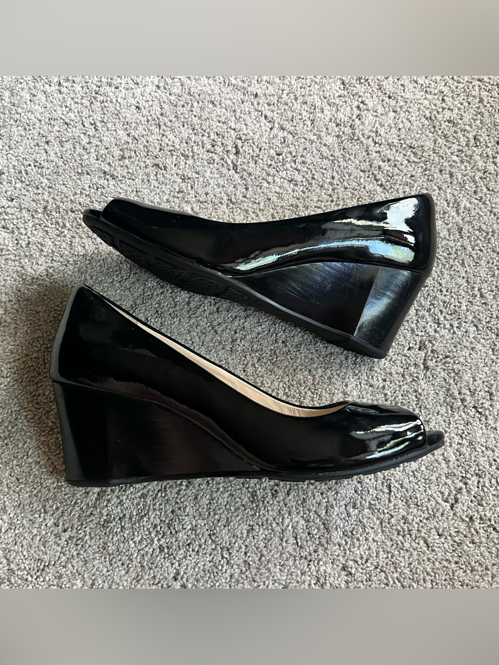 Cole Haan Women’s 7.5 Sadie Pump Black Patent Wedge Heel Peep Toe Dress Shoes - Picture 2 of 7